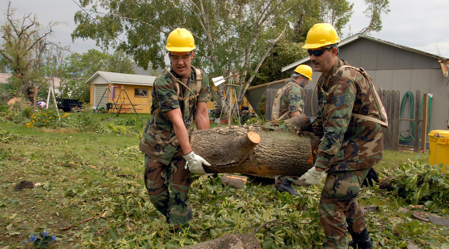 18世纪著名经济学家_英国经济学家亚当.斯密.18世纪就读于牛津大学-世界著名学府探秘 学...