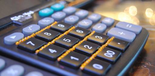 25经济补偿金_...员状告家乐福 经济补偿金PK赔偿金 谁去谁留(2)