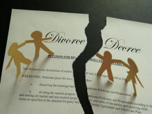 夫妻离婚时需要哪些材料