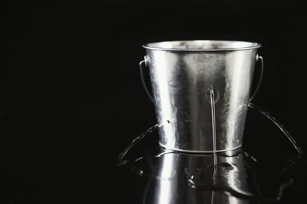 房屋漏水找谁赔:楼上住户?开发商?还是找物业?