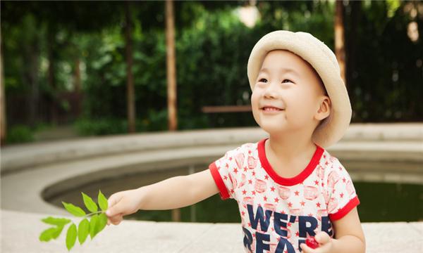 夫妻离婚3岁孩子判给谁